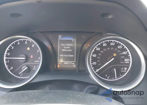 2018 Toyota Camry Le z USA, uszkodzony, nr VIN 4T1B11HKXJU030453